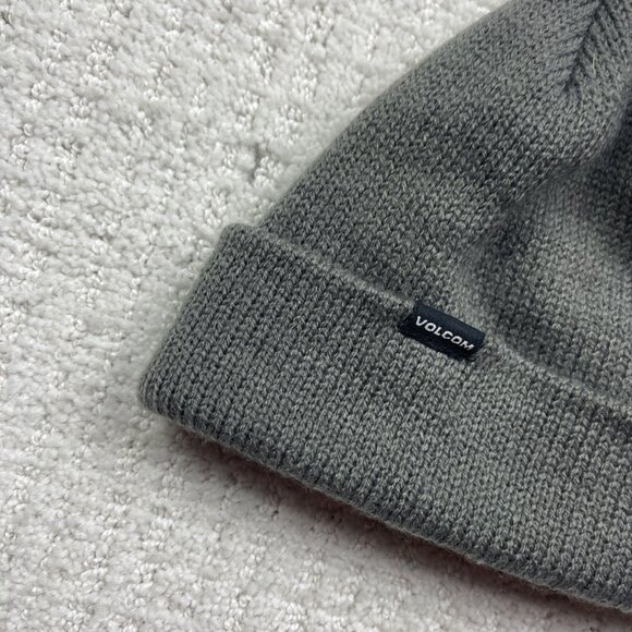 Y2K Volcom Heather Gray Knit Beanie Hat Mens Winter Embroidered Diamond Logo - Picture 2 of 9